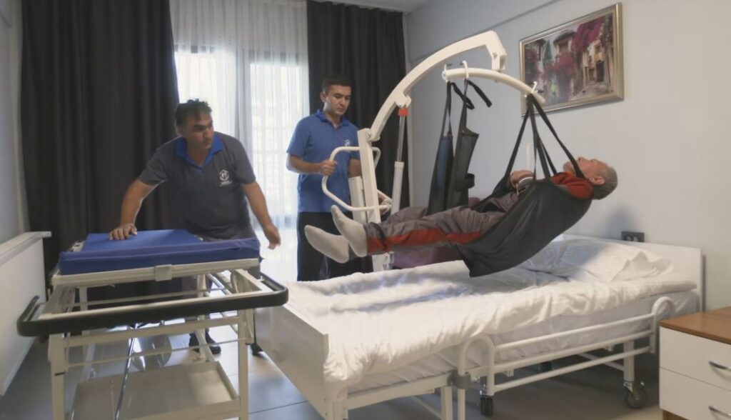 Yatalak Yaşlı Hastalar İçin İstanbul’daki En İyi Özel Huzur Evleri Tanıtımı